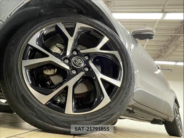 Toyota C-HR 2017-05 322992-10