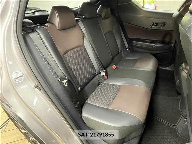 Toyota C-HR 2017-05 322992-8