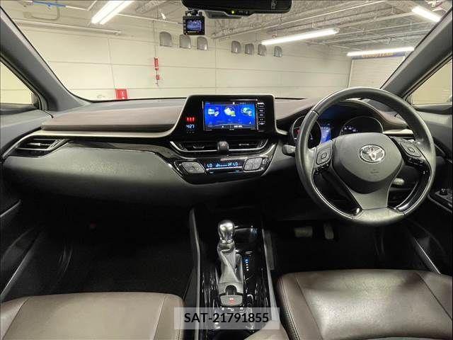 Toyota C-HR 2017-05 322992-1