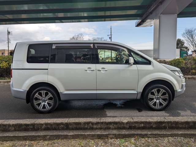 Mitsubishi DELICA D5 2016-02 19803-7