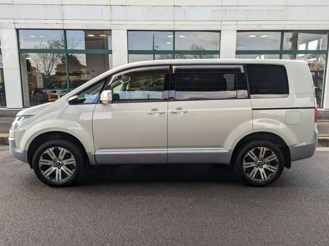 Mitsubishi DELICA D5 2016-02 19803-3