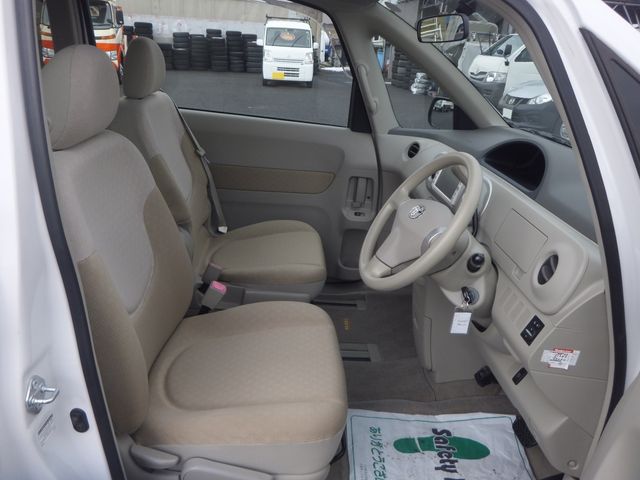 Toyota PORTE 2010-11 804-11