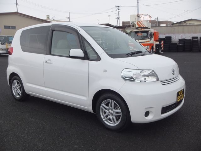 Toyota PORTE 2010-11 804-2