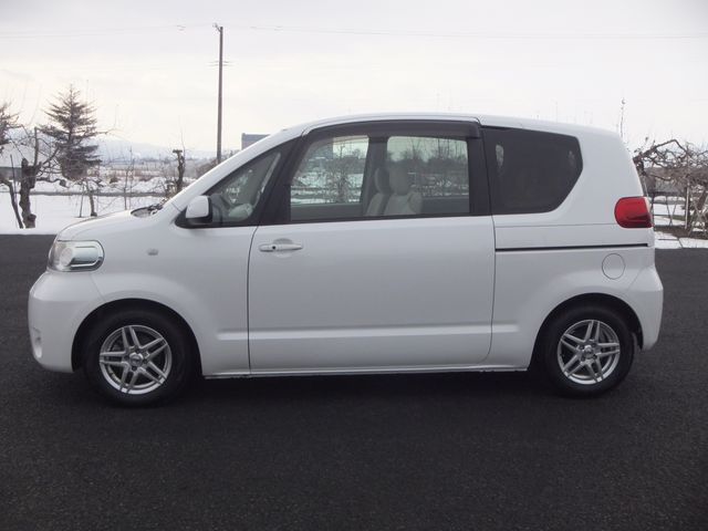 Toyota PORTE 2010-11 804-4