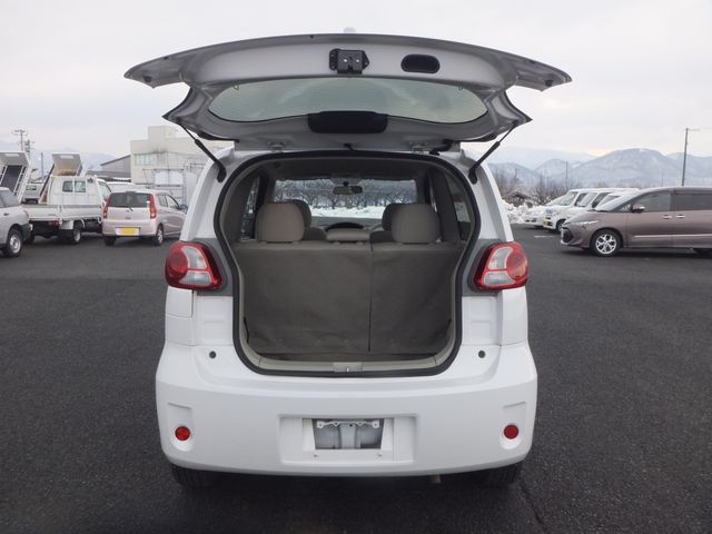 Toyota PORTE 2010-11 804-8