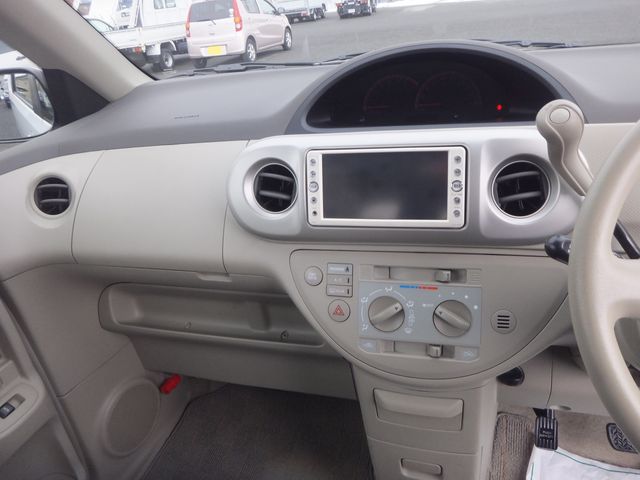 Toyota PORTE 2010-11 804-19