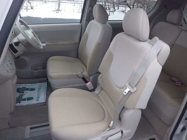Toyota PORTE 2010-11 804-12