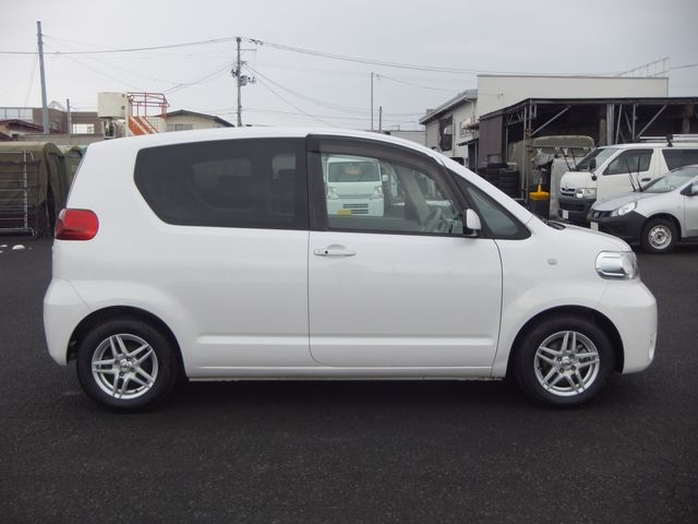 Toyota PORTE 2010-11 804-3