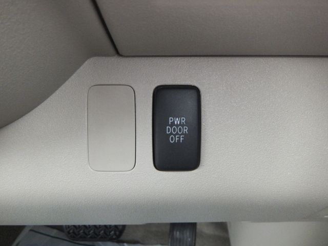 Toyota PORTE 2010-11 804-22