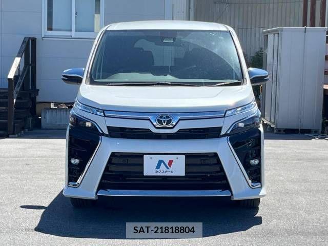 Toyota VOXY 2020-10 370328-18