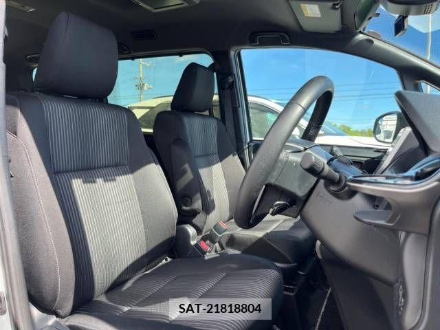 Toyota VOXY 2020-10 370328-11
