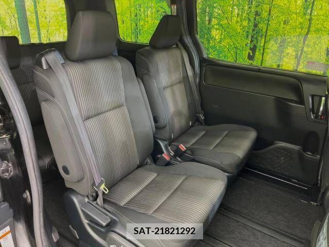 Toyota VOXY 2018-12 342570-10