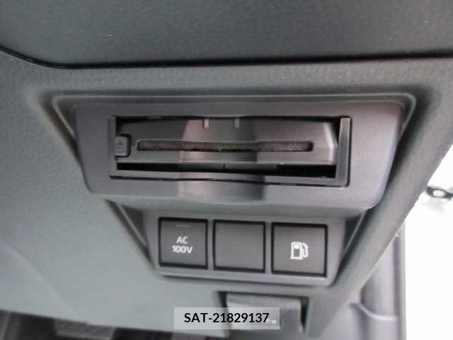 Toyota PRIUS 2023-06 230655-6