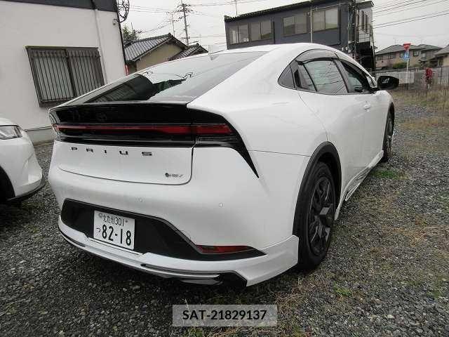 Toyota PRIUS 2023-06 230655-2