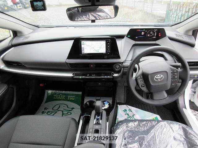 Toyota PRIUS 2023-06 230655-1