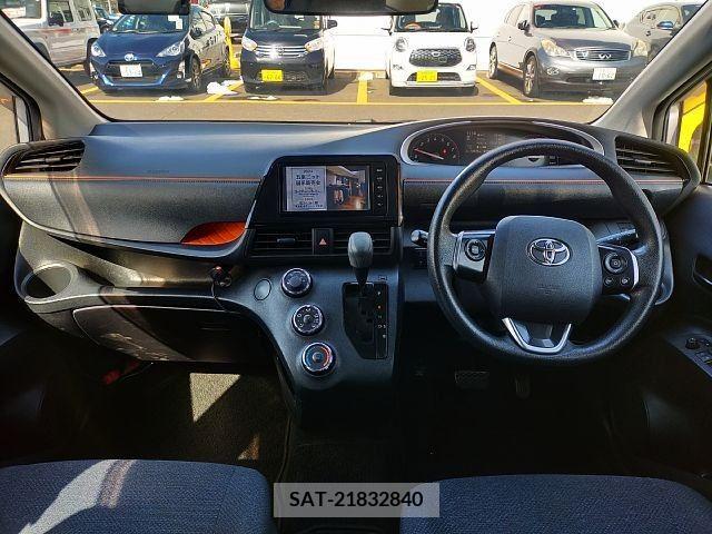 Toyota SIENTA 2015-09 222637-1