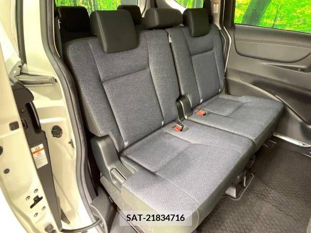 Toyota SIENTA 2017-05 298391-9