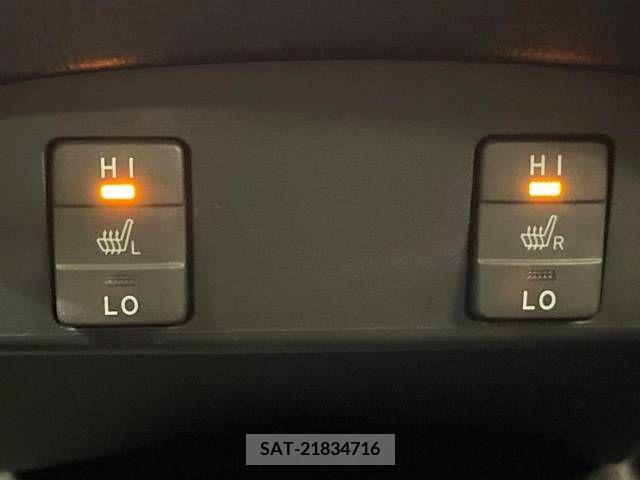 Toyota SIENTA 2017-05 298391-6