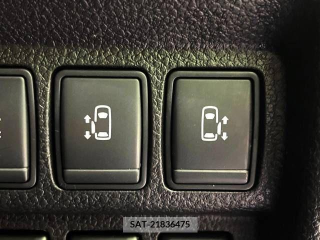 Nissan ELGRAND 2011-09 297155-6