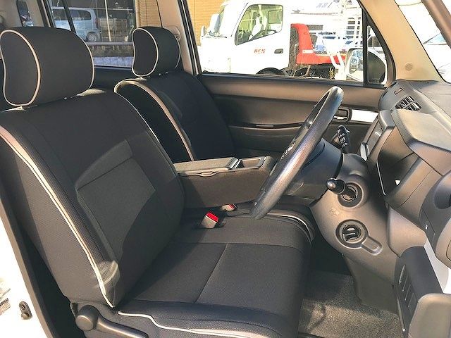 Toyota PIXIS SPACE 2011-10 28774-3