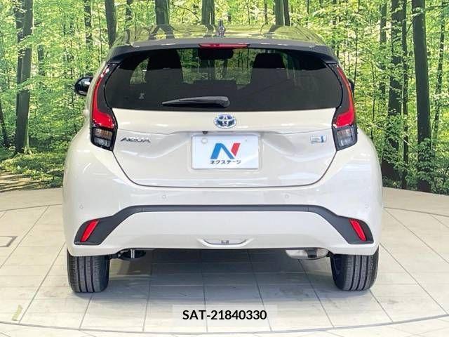Toyota AQUA 2023-01 347058-15