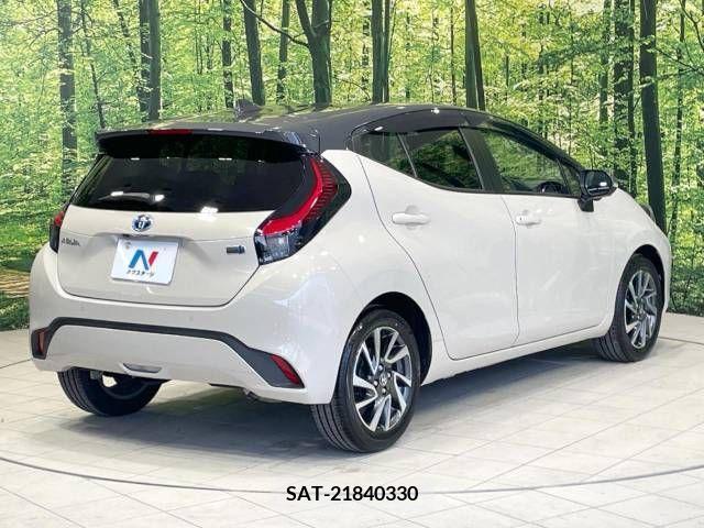 Toyota AQUA 2023-01 347058-17