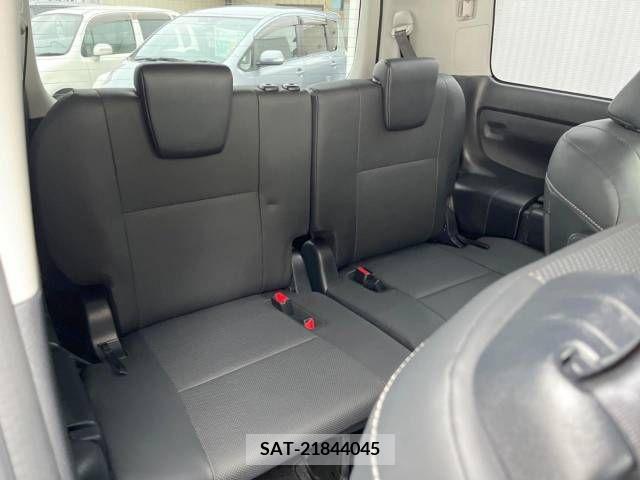 Toyota ESQUIRE 2015-09 321460-9