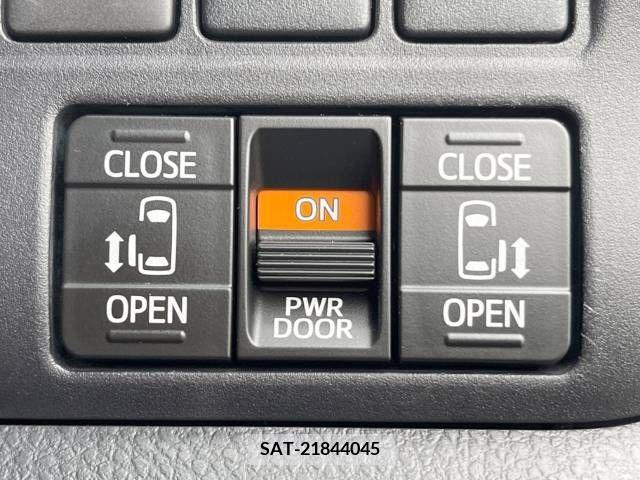 Toyota ESQUIRE 2015-09 321460-4