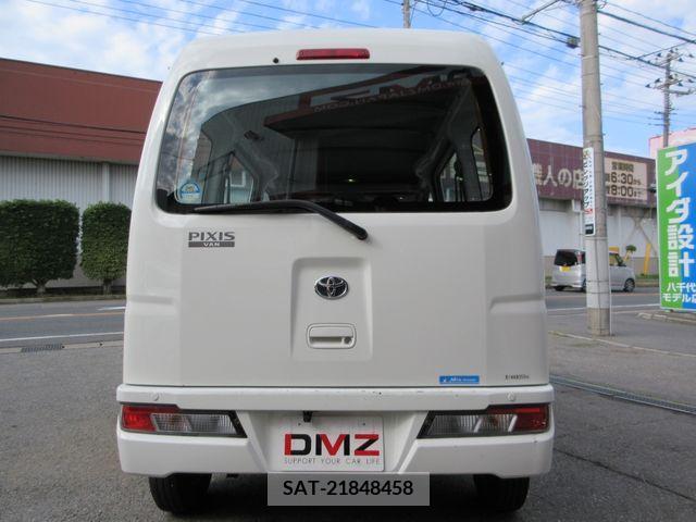 Toyota PIXIS VAN 2018-04 281456-3