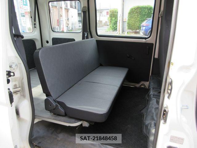 Toyota PIXIS VAN 2018-04 281456-11