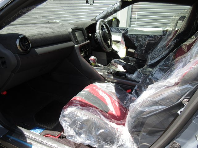 Nissan GT-R 2021-11 3253-1