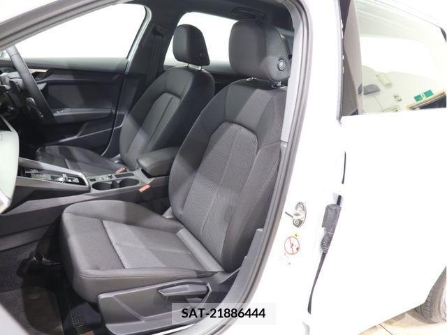 Audi A3 2023-05 203513-16