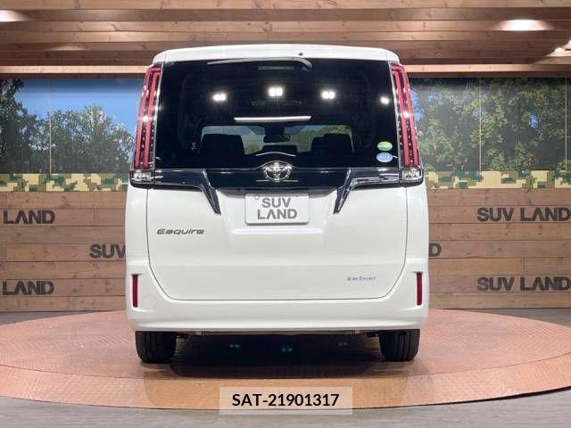 Toyota ESQUIRE 2018-09 268932-15