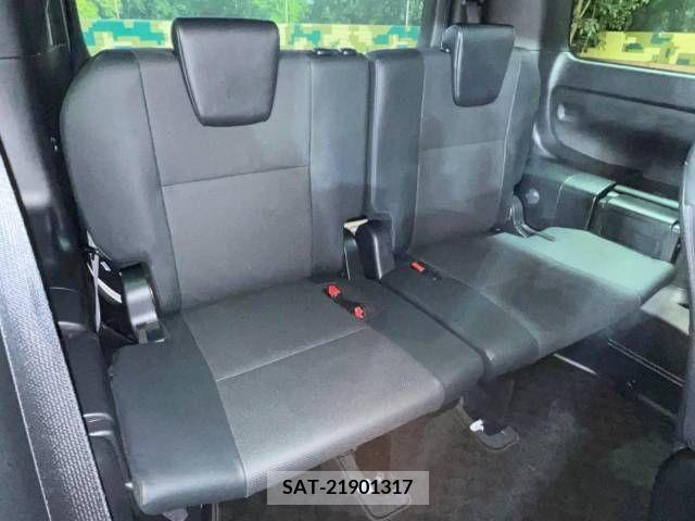 Toyota ESQUIRE 2018-09 268932-10
