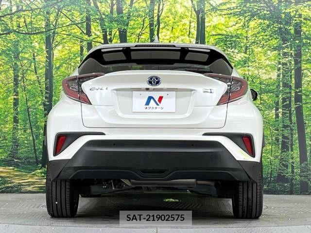 Toyota C-HR 2017-05 322977-15