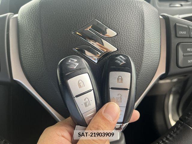 Suzuki SWIFT 2012-01 326988-25