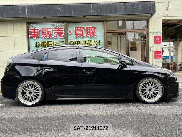Toyota PRIUS 2013-07 282158-1
