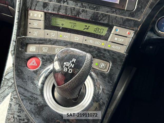 Toyota PRIUS 2013-07 282158-13