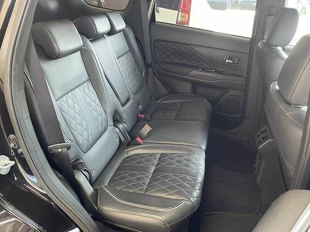 Mitsubishi OUTLANDER PHEV 2018-10 11799-5