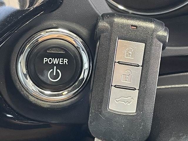 Mitsubishi OUTLANDER PHEV 2018-10 11799-11
