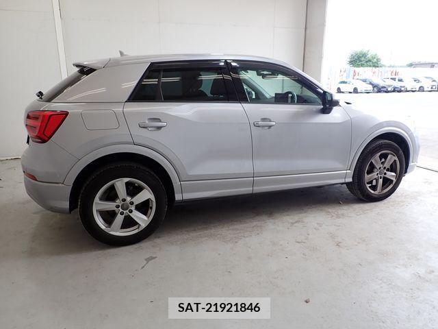 Audi Q2 2017-11 317995-4