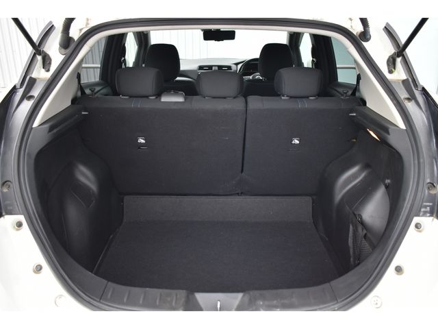 Nissan LEAF 2019-02 13998-16