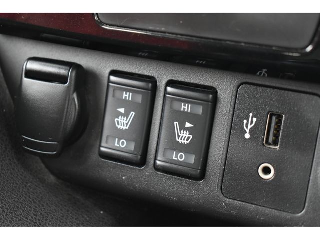 Nissan LEAF 2019-02 13998-10