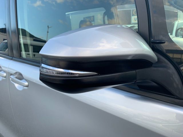 Toyota NOAH 2016-09 193499-3