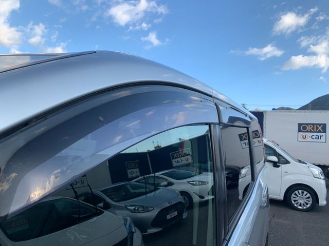 Toyota NOAH 2016-09 193499-4