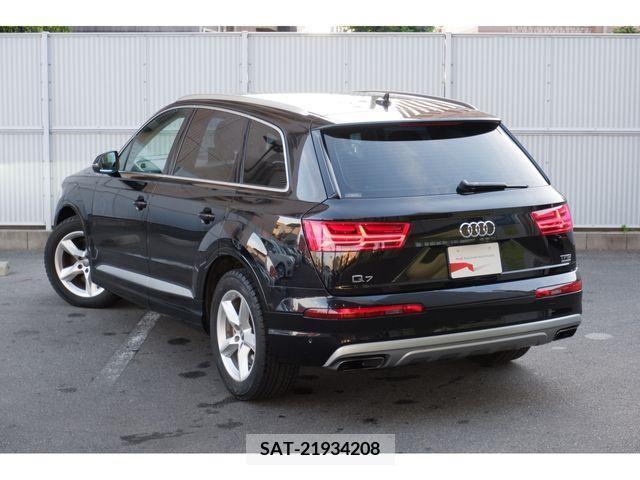 Audi Q7 2017-02 261385-2