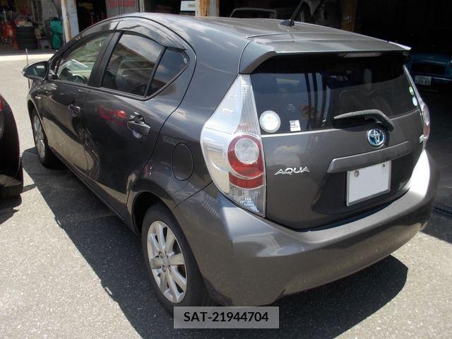 Toyota AQUA 2014-02 344693-4