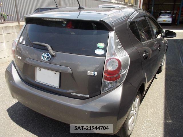 Toyota AQUA 2014-02 344693-2