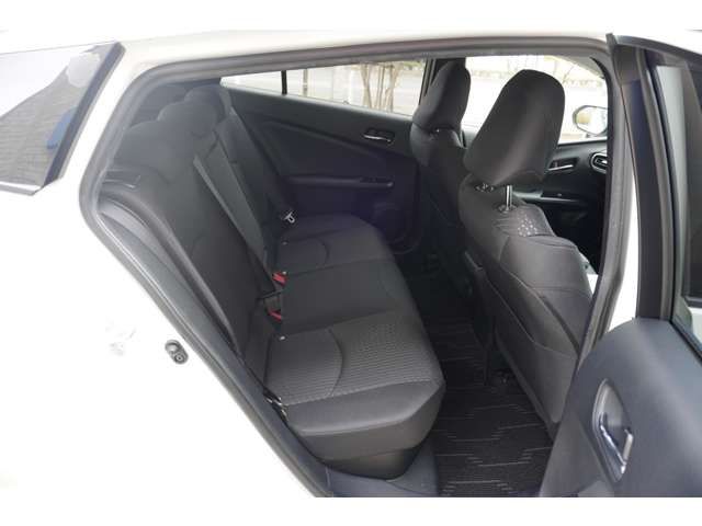 Toyota PRIUS 2016-10 193707-6