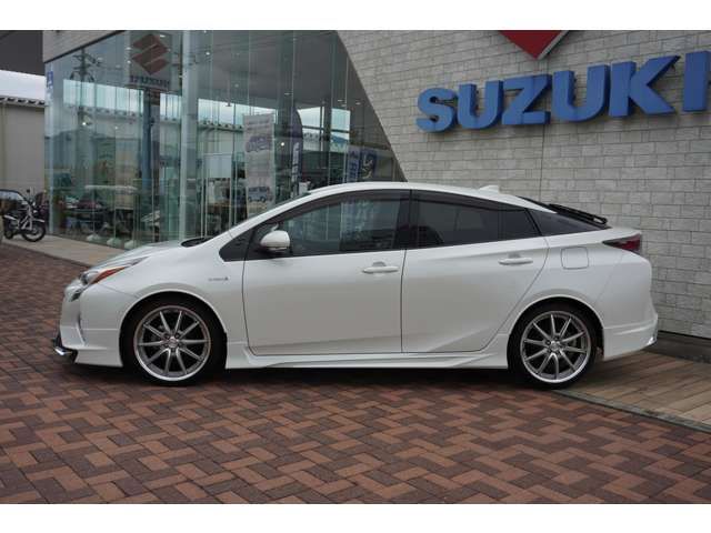 Toyota PRIUS 2016-10 193707-1